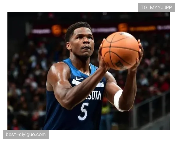 爱德华兹突破攻击提升，关键时刻得分效率明显超越新秀同期